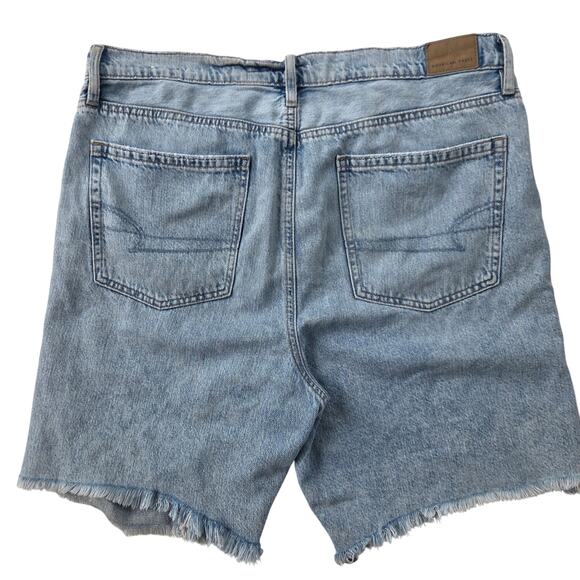 American Eagle Ladies' Low-Rise Denim Baggy Skater Shorts sz 14 Destroyed Grunge - Picture 3 of 6